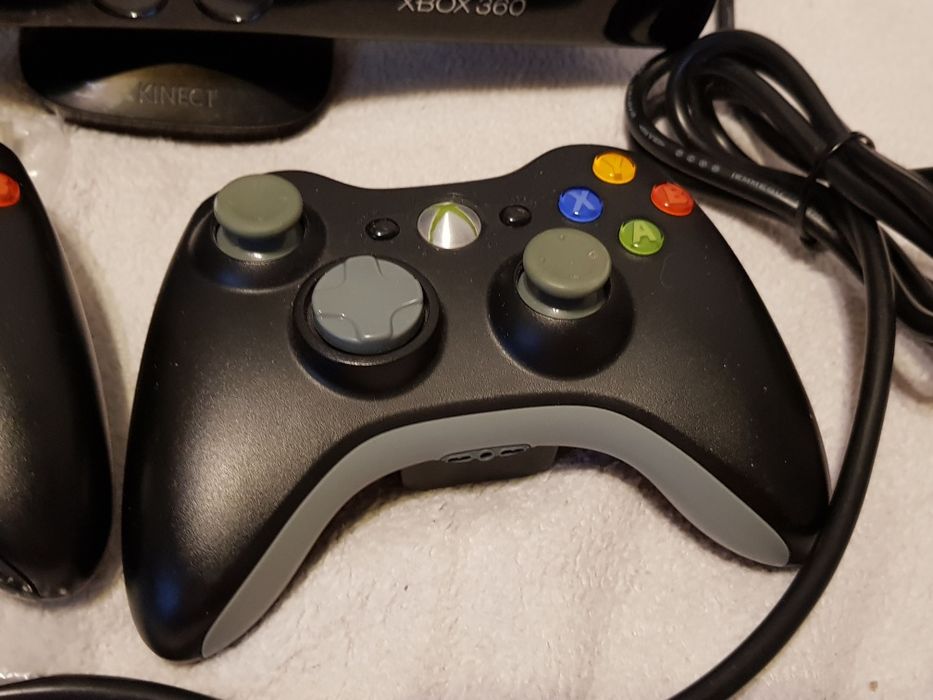 Xbox 360 s 250gb 2xpad Kinect komplet gry gratis