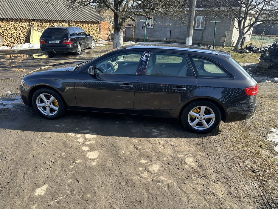 Продам а4б8 2011 рік Швейцарія