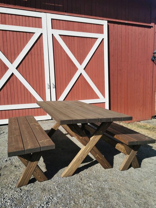 Садові меблі з цільного дерева