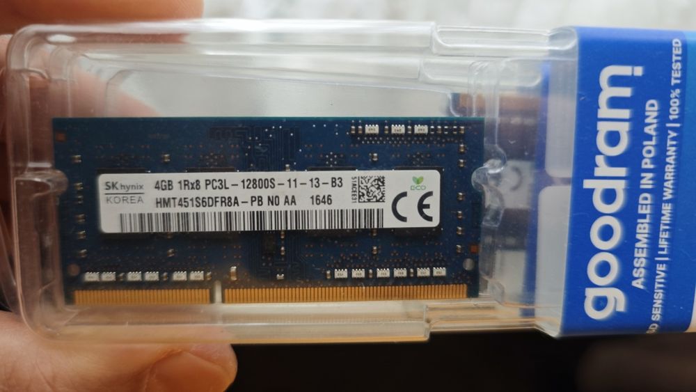 Оперативна пам'ять Hynix DDR 3L на 4гб (дві планки по 4гб)