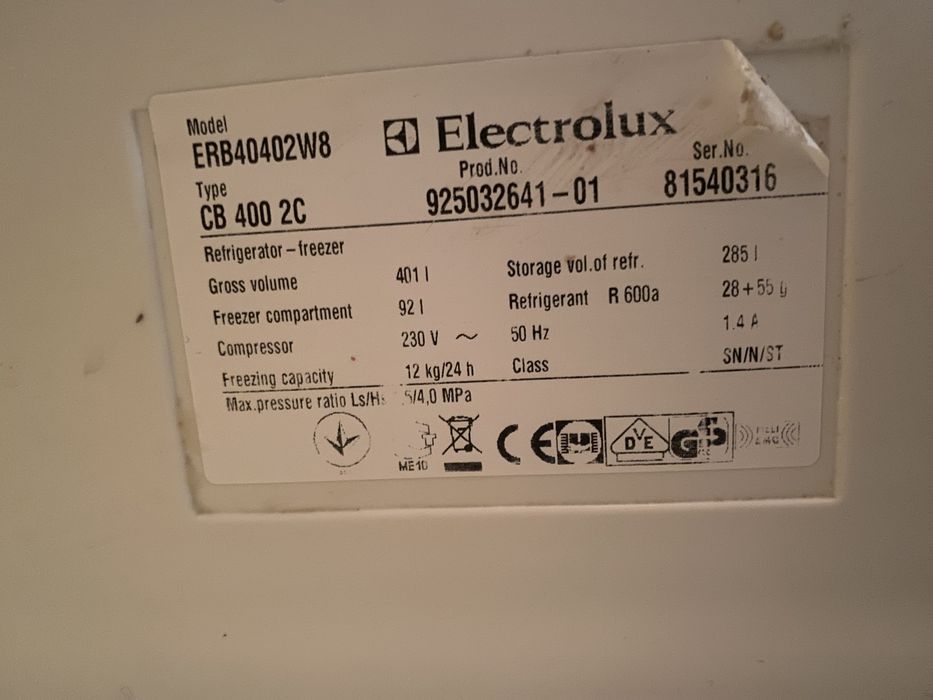 Холодильник Electrolux INSPIRE ERB40402W8