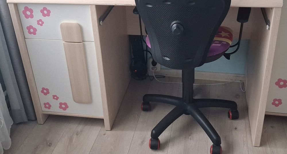 Zestaw mebli dziecięcych