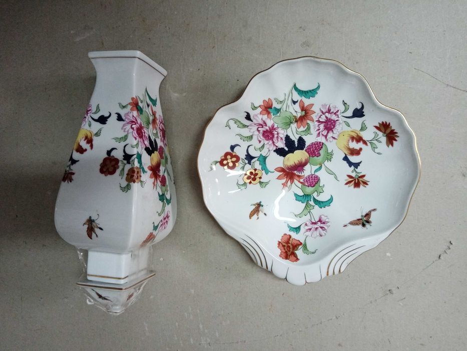 Covilhete concheado e talha em porcelana