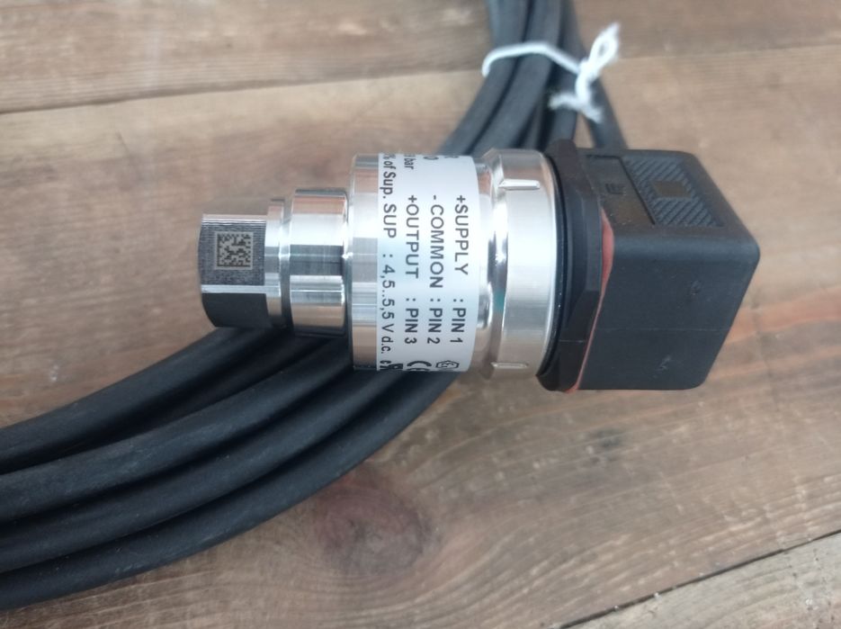 Czujnik ciśnienia Danfoss AKS 32R - 060G6810