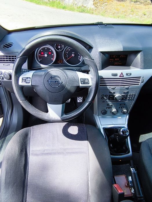 Opel Astra h  PINTURA NOVA