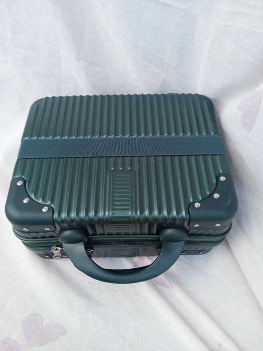 Валіза  маленька