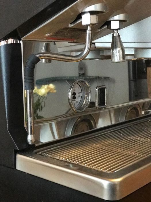 Ekspres NUOVA SIMONELLI APPIA II 2GR-ekspres ciśnieniowy do gastronomi