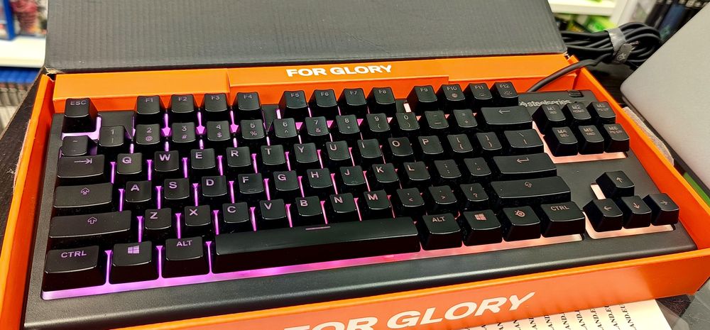 Cicha Klawiatura gamingowa do gier SteelSeries Apex 3 TKL Wrocław