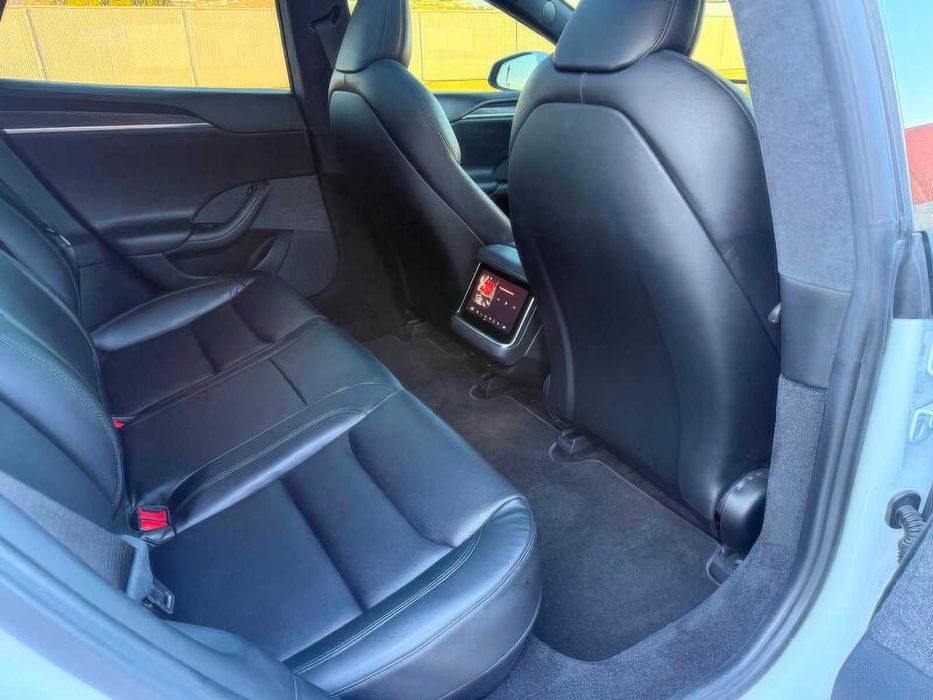 Tesla Model S Long Range      2021