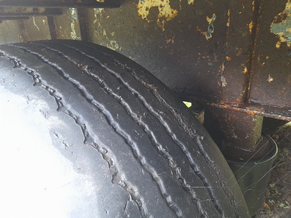 Напівпрчеп бортовий fruehauf