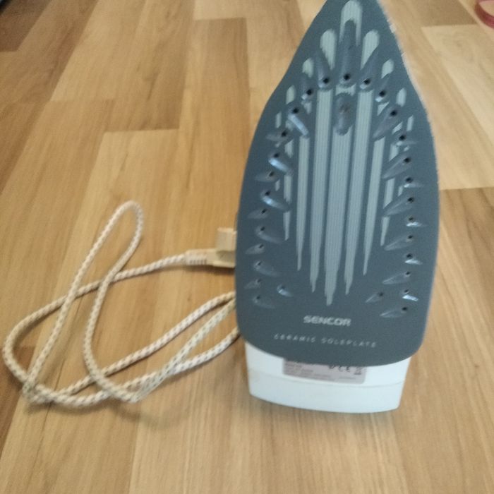 Парова праска Sencor SSI 8440GR 2200W (Керамічна підошва)