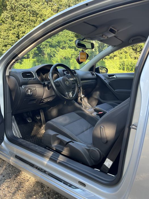 Volkswagen Golf VI 1.6 TDI Bogate wyposażenie