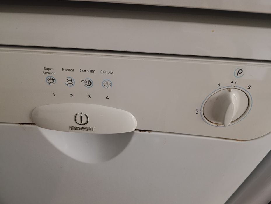 Máquina de lavar loiça, Indesit64740477085185124