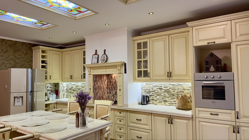 Неймовірний , великий таун хаус з гаражем.