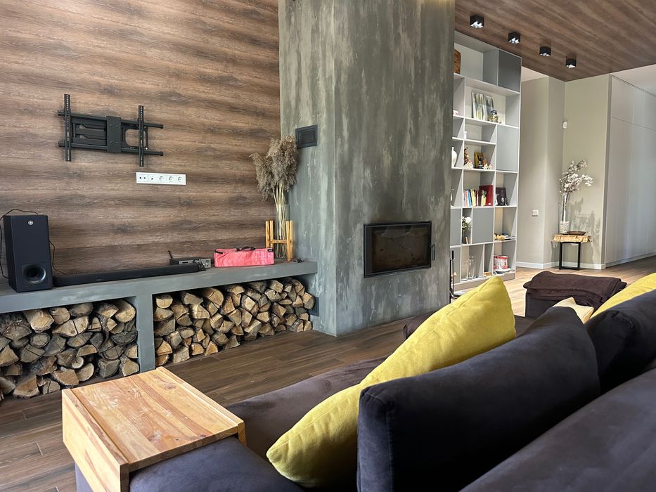 Будинок у найкращій локації Бучі, ділянка 8,5 соток