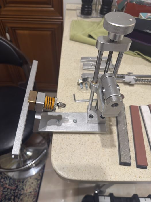 Точилка для ножів