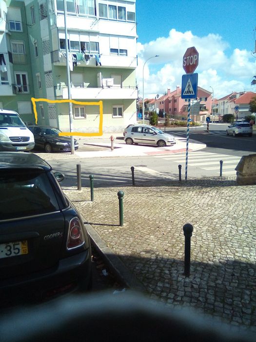 Apartamento T1+1, com 56,72 m2, no centro de Linda-a-Velha.