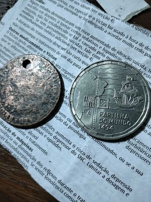 2 Moedas 200escudos e outra antiga