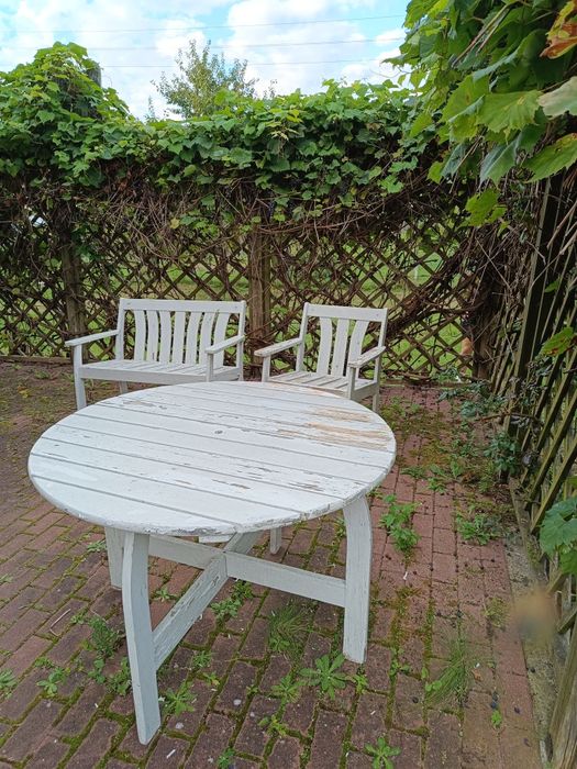 Meble ogrodowe drewniane