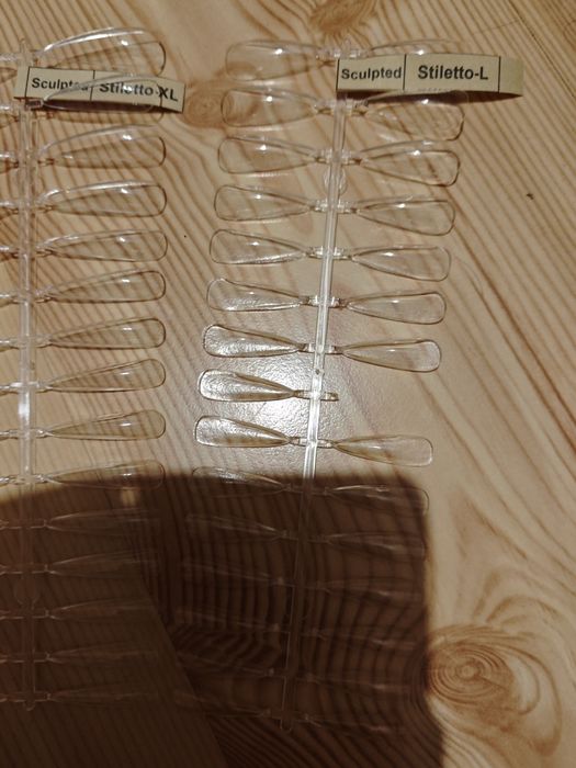 Tipsy i formy żelowe