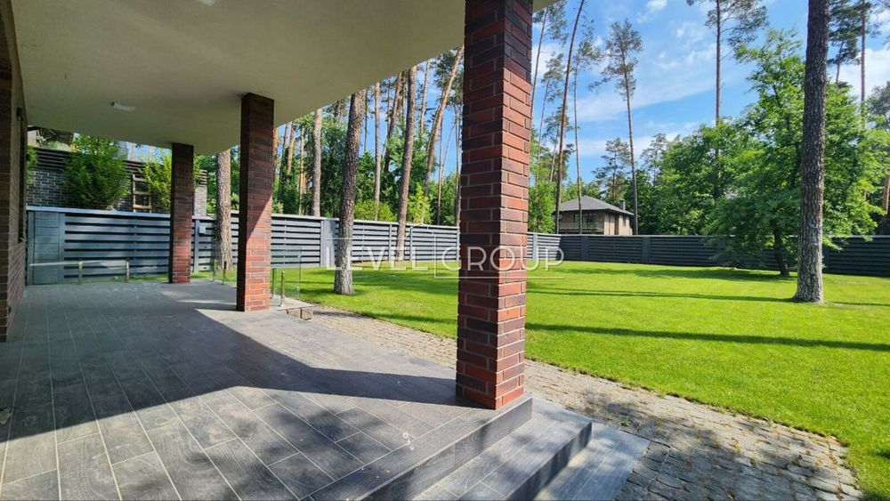 Будинок 250м. у котеджному містечку. Ліс! Козин! 10 соток!