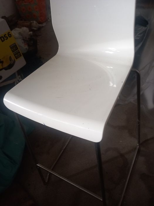 Cadeira de bebé  em ferro plastico