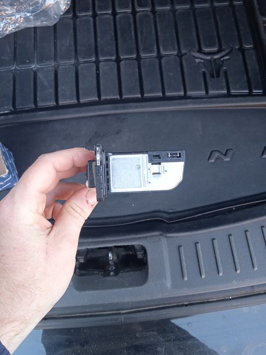 Продам розсходомір повітря на форд куга 1