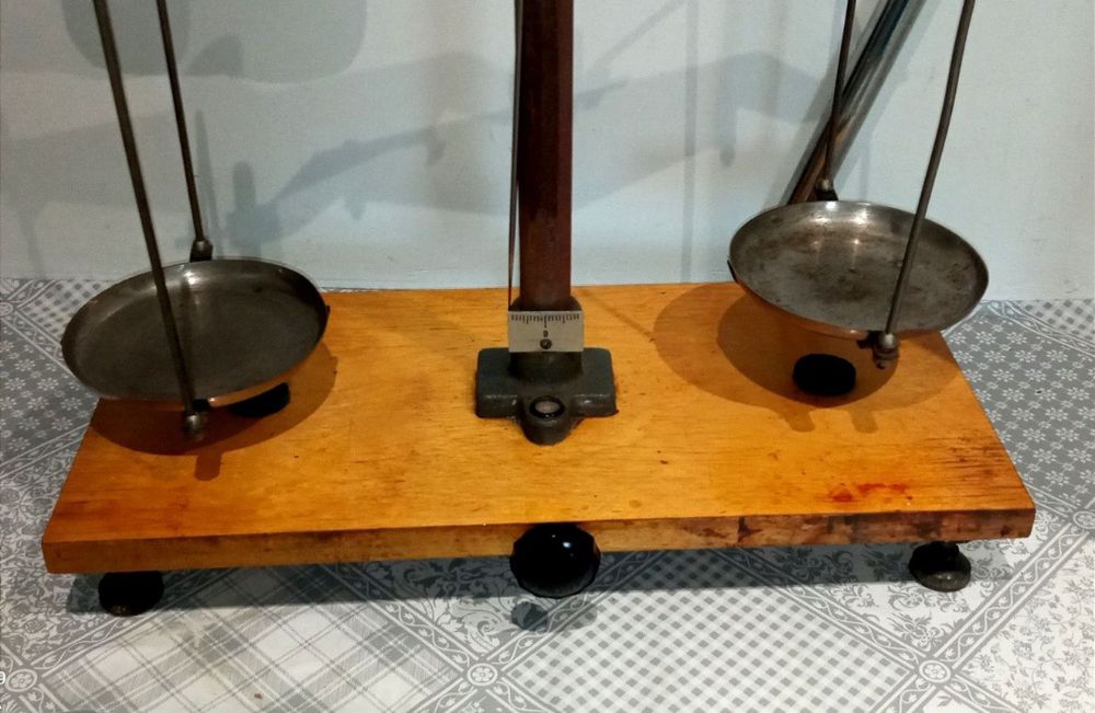 Stara waga jubilerska