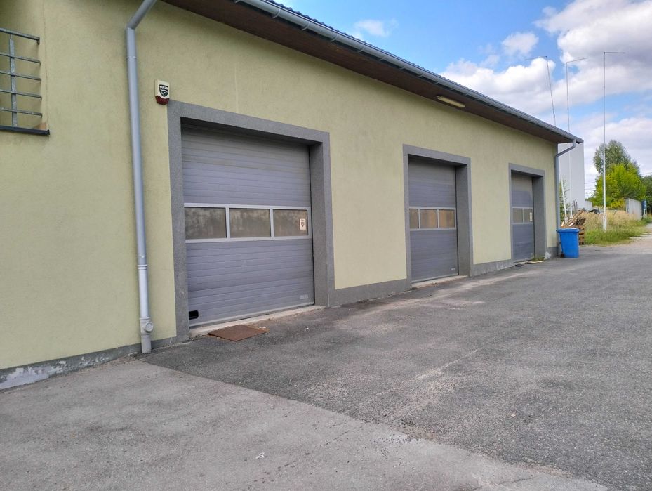Lokal Hala Magazynowa Biuro Plac Krzeszowice 90-300 m2