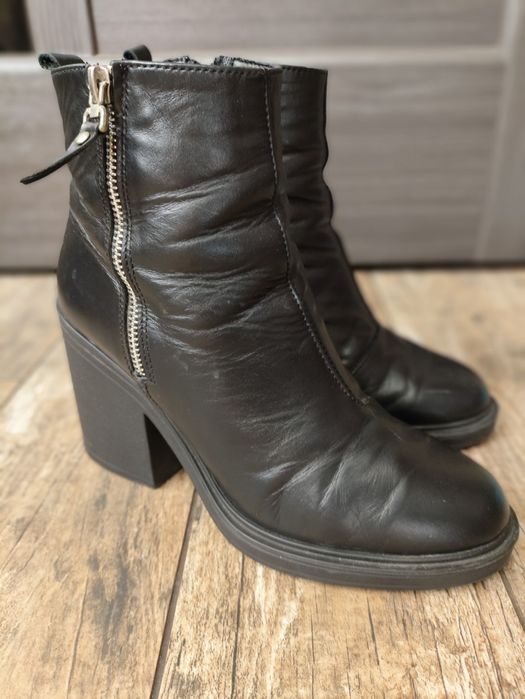 Кожаные ботинки на устойчивом каблучке