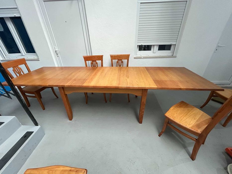 Mesa jantar + 8 cadeiras, pinho maciço