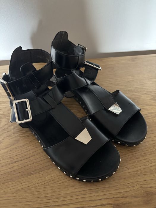 Шкіряні босоніжки