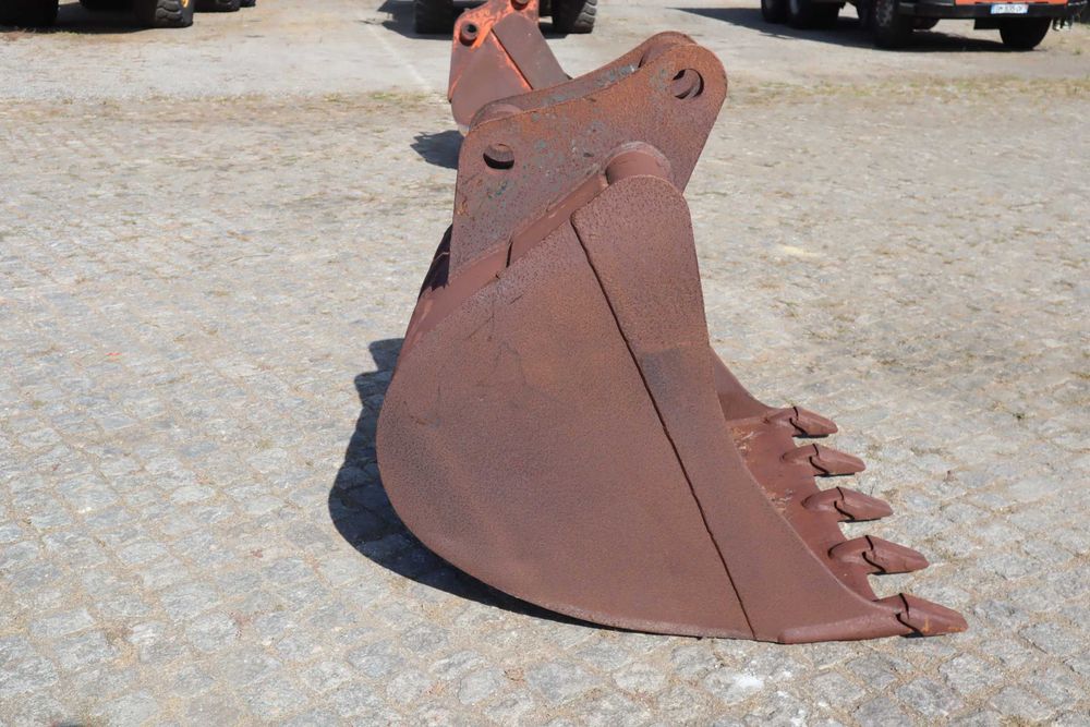 Balde escavação 1120 mm Ø65