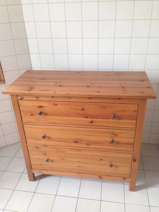 Komoda IKEA HEMNES-drewno-kolor naturalny-kredens -witryna regal