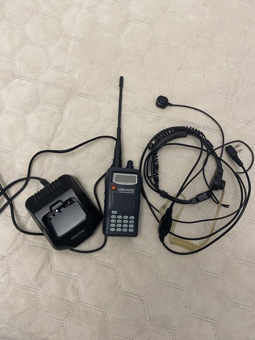 Рация Kenwood + гарнитура на голосовые связки
