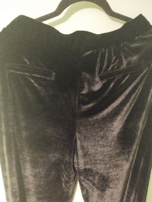 Нові жіночі велюрові штани- палаціо від Wallis