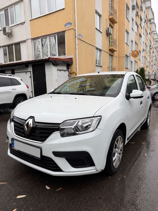 Продаж автомобіля Renault Logan