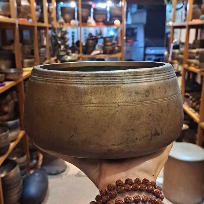 Чаша поющая. Ручная работа. Доставка из Непала.