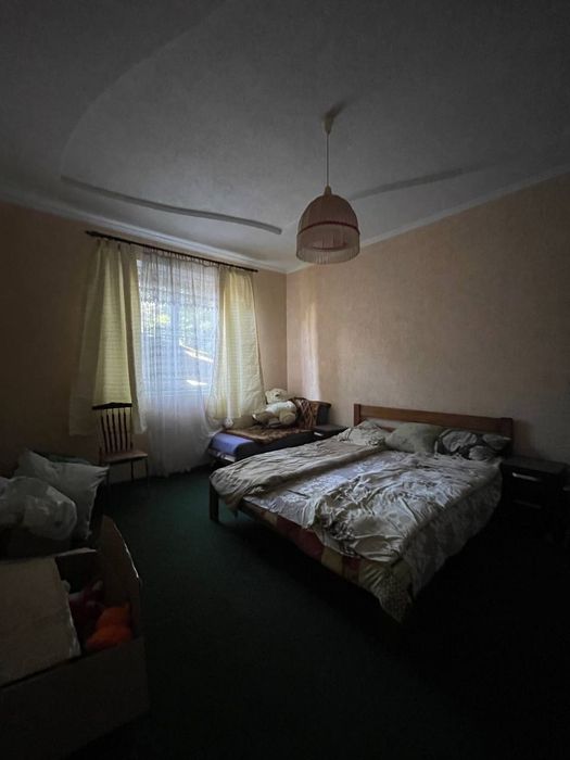 Будинок Незвисько, 18с.землі