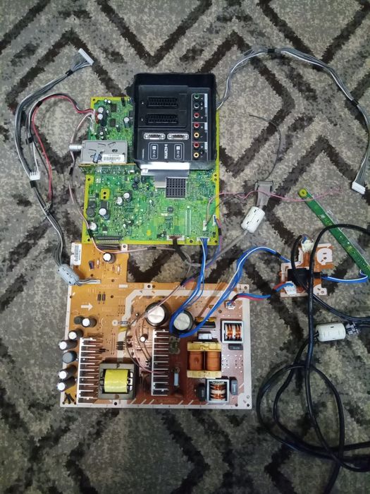 LCD телевизор Panasonic TX32LM70P платы запчасти