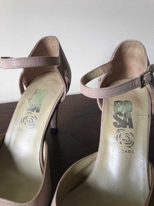 Sapatos Tacão em Pele