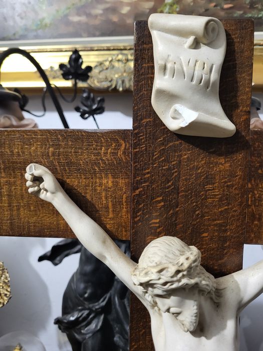 Duży drewniany krzyż 67 cm gipsowa pasyjka