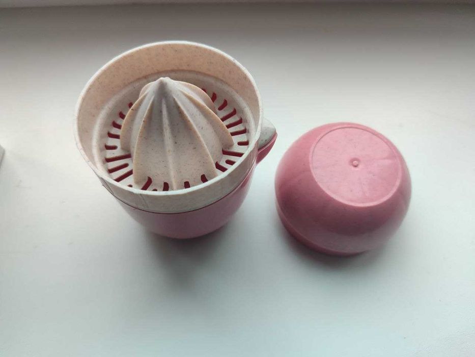 Соковыжималка ручная розовая