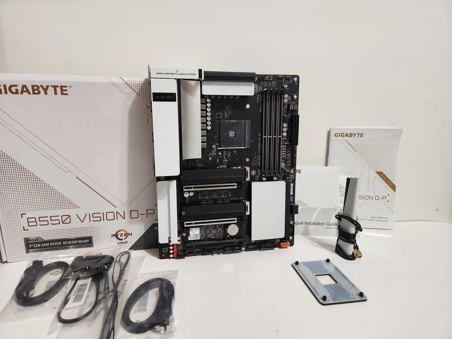 Материнська плата Gigabyte B550 Vision D-P (AM4)