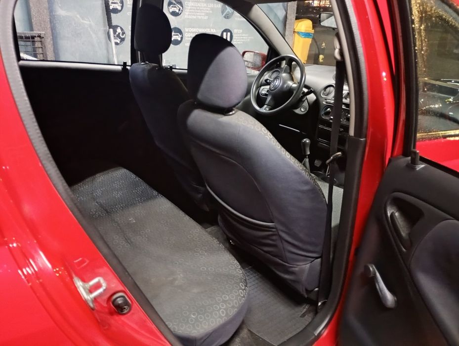 Sprzedam Toyota Yaris - tylko 117 000 km przebiegu.