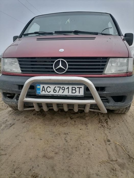 Продається Mercedes Bens Vito, із самим надійним двигуном 2.2 CDI, 2002 року, пасажир, машина у гарному технічному стані, на повному бойовому ходу, сів і куди треба заїхав. Всі інші питання по телефону, або пишіть мені в повідомлення:)