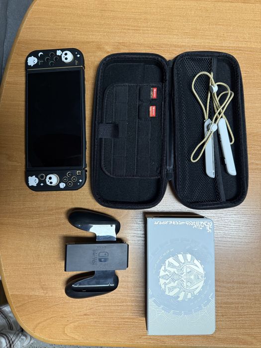 Nintendo Switch OLED - Zelda breath of the wind