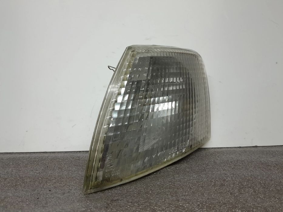 Pisca frente esquerdo VOLKSWAGEN Passat (3B2)