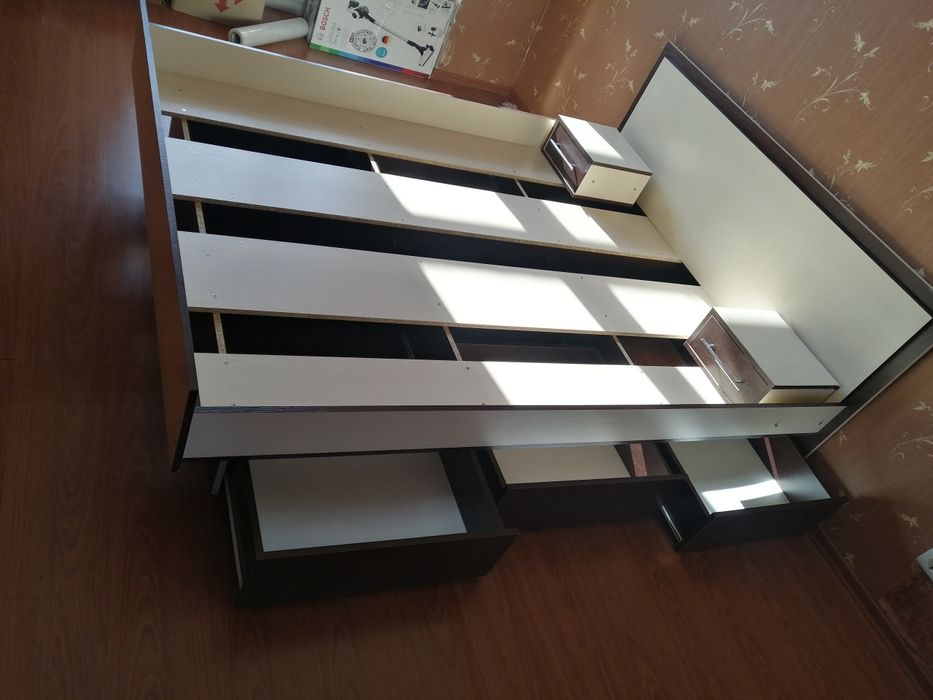 Продам двуспальную кровать