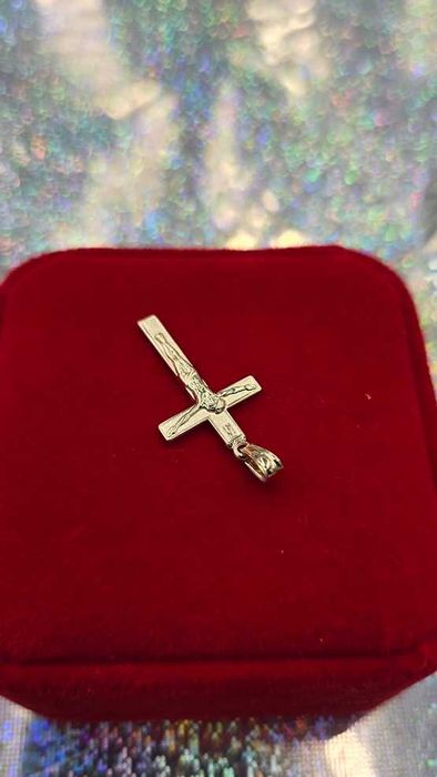 585 Cudny złoty Krzyżyk